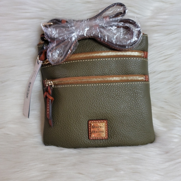 DOONEY & BOURKE PEBBLE GRAIN TRIPLE ZIP CROSSBODY OLIVE - Picture 4 of 6